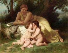 Jeune femme contemplant deux enfants qui s embrassent